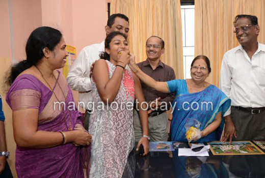 Rashmitha of Sharada Vidyalaya is II  PUC (Commerce) topper 1